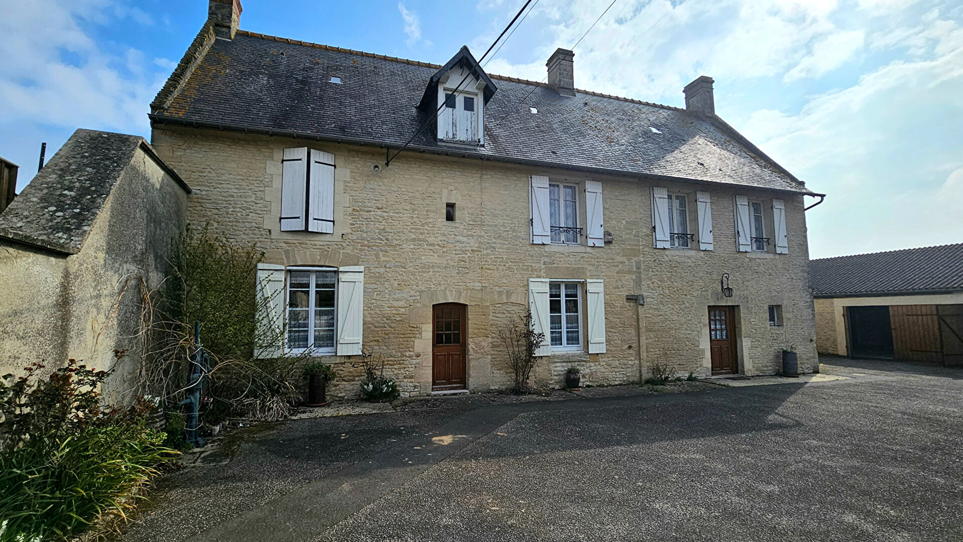 Maison PONTS SUR SEULLES – 5mn CREULLY – 6 pièce(s) 116m2