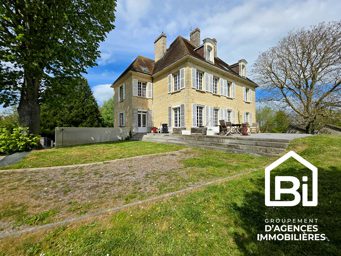 Immeuble de rapport – Evrecy  – 14 pièce(s) – 350m2