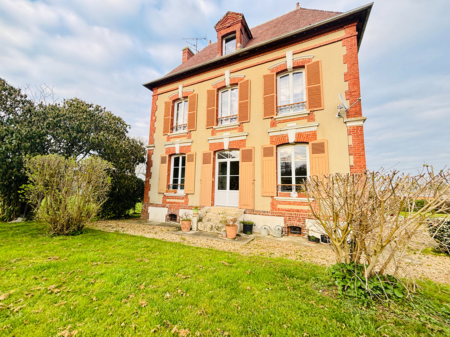 Maison de caractère du XVIIIe siècle 200 m²  sur 2 hectares Proche Caen