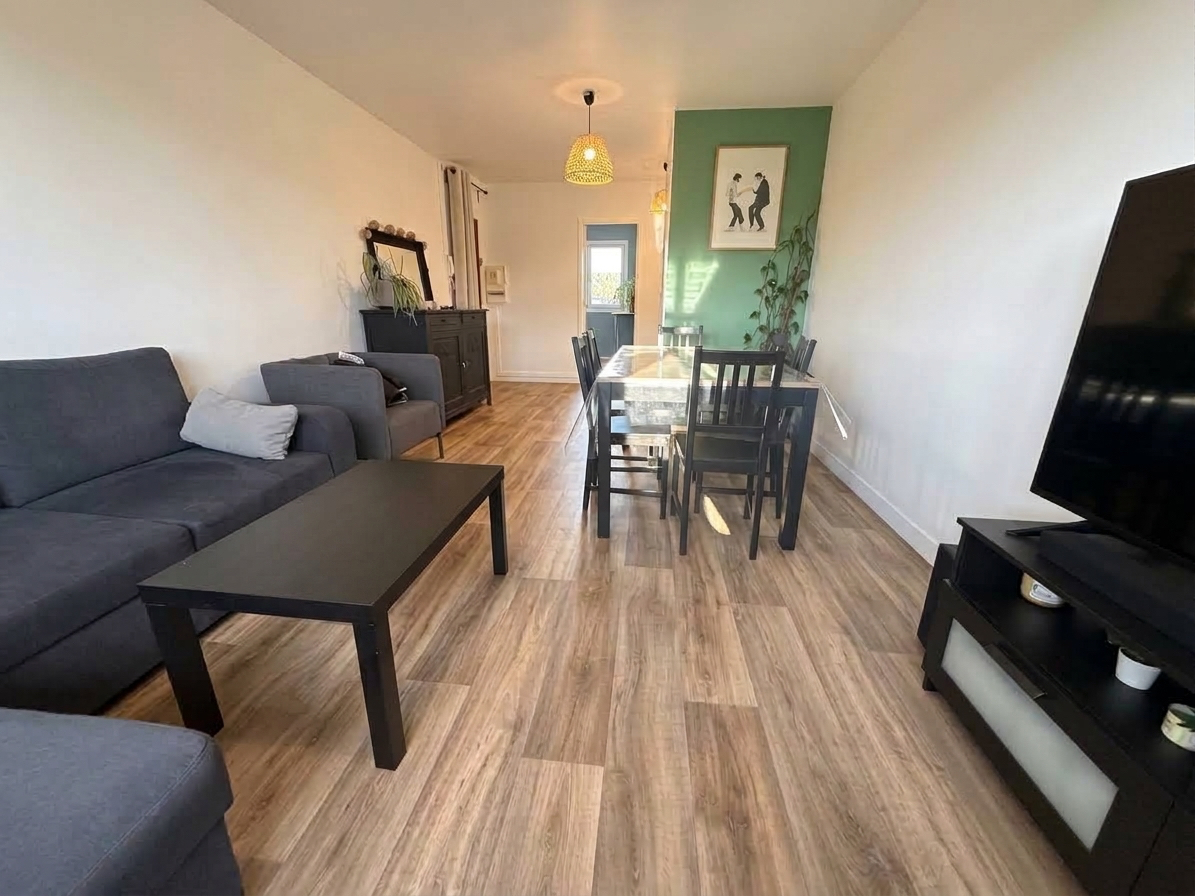 APPARTEMENT T2 – DERNIER ÉTAGE – PROCHE DES TRANSPORTS
